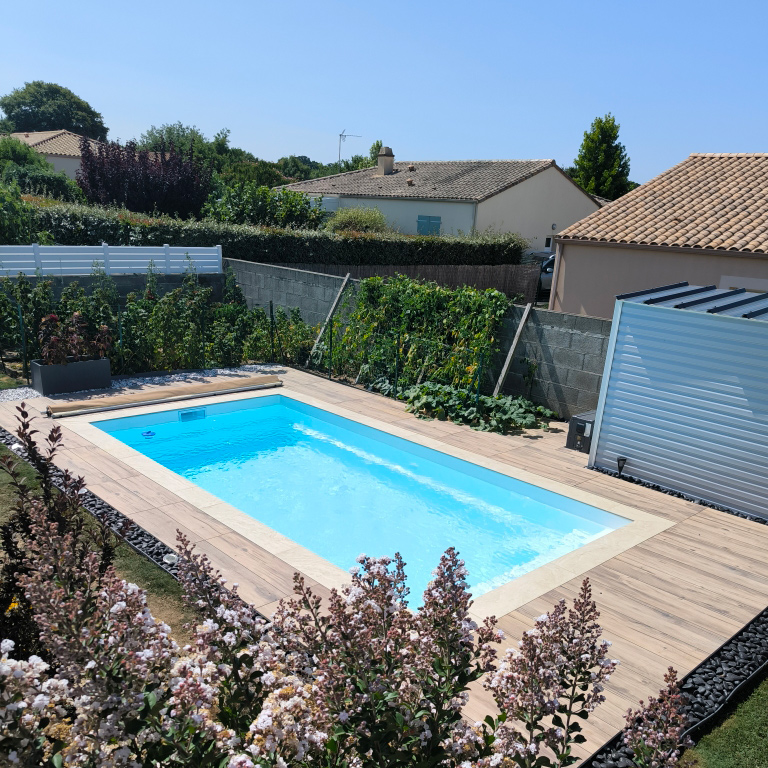 comment savoir si un terrain est piscinable, on vous guide étape par étape avec Cap Piscines