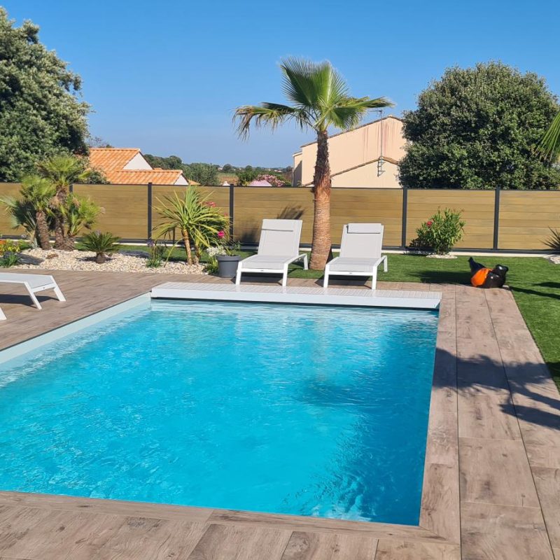 piscine taille standard, piscine coque enterrée pour votre jardin, configurez la piscine de vos rêves adaptée à la dimension de votre jardin