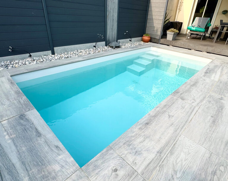 Piscine coque à Gesvres (53)